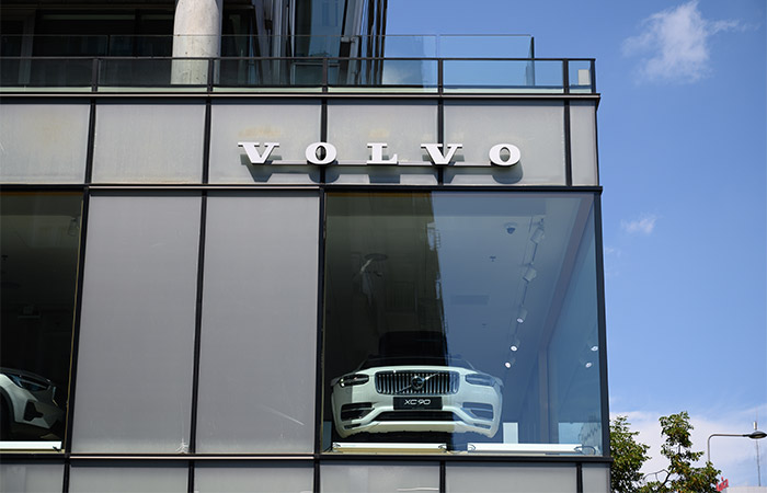 Volvo Cars отказалась от идеи полного перехода на электромобили к 2030 году